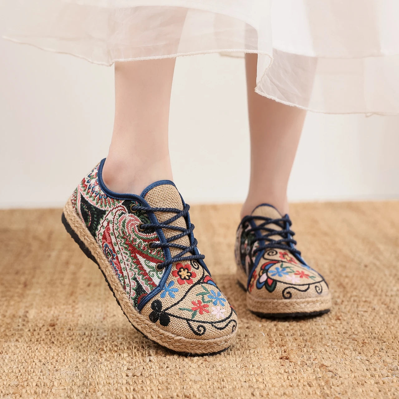 Women Shoes Round Head Cotton Linen Canvas Single National Woven Round Toe Lace Up Cloth Shoes Woman Flats Size 35-40