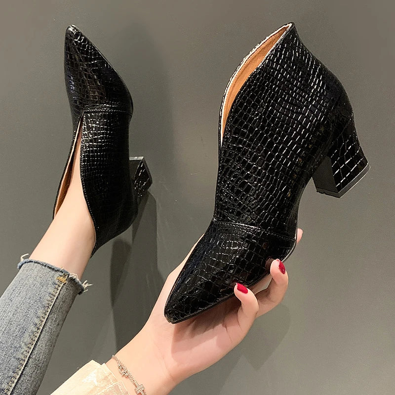 2022 Spring and Autumn New Fashion Pointed Toe Thick Heel High-heeled Women's Shoes Comfortable Temperament High-heeled Shoes black chunky heel