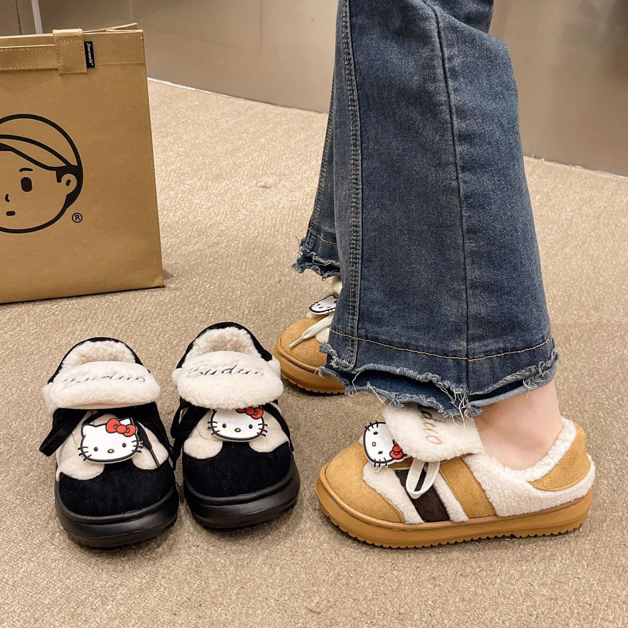 Velcro strap lamb wool sports cotton shoes Hello Kitty women's winter velvet new warm bread shoes women's casual shoes