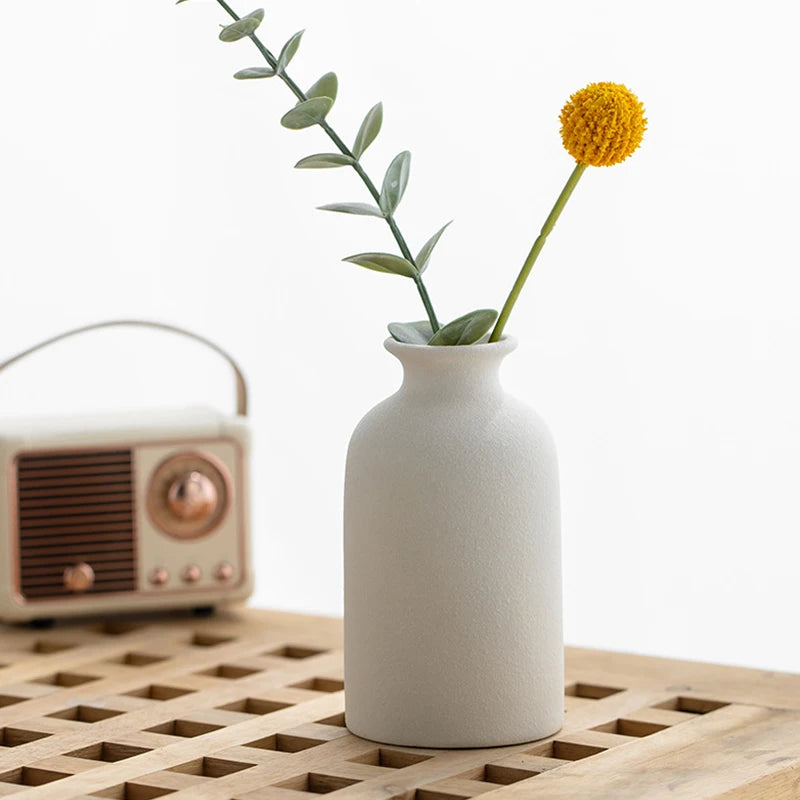 White Mini Ceramics Vase Simple Nordic Creative Flower Vase Home Living Room Table Flower Bottle Crafts Wedding Party Decoration