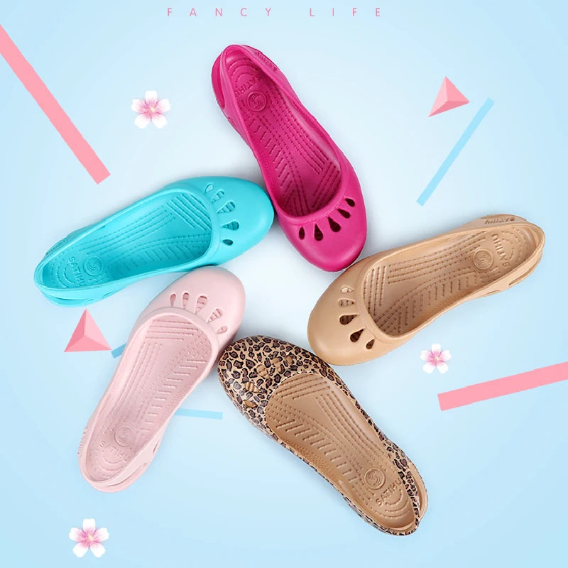 Lovely Satihu Summer New Lightweight Anti Slip Hole Shoes Clog For Women's Flat Bottom Sandals Nurse Outdoor Beach Jelly