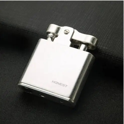 Honest Windproof Retro Copper Cigarette Cigar Lighter Mens Smoking Accessories Gadgets Metal Luxury Kerosene Lighter Waterproof silver1