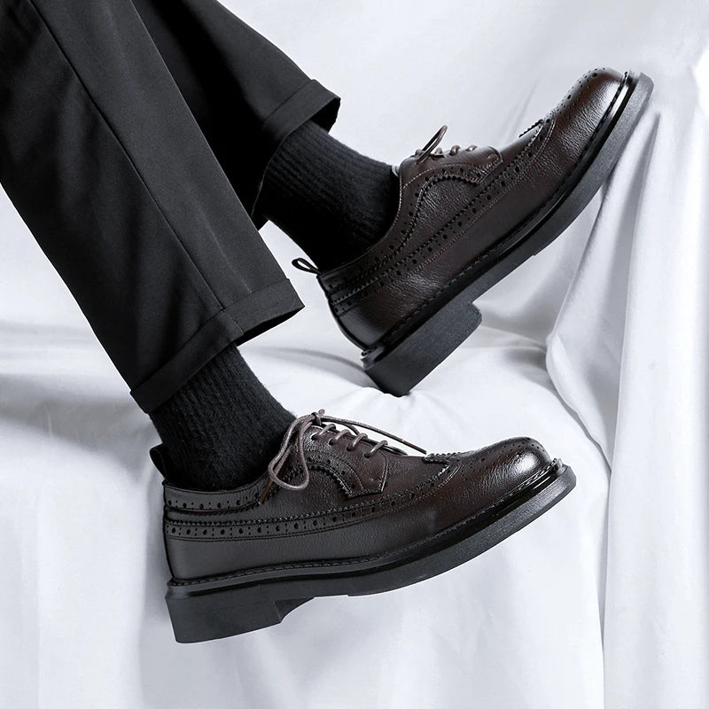 New Trending Brogues Classic Men Dress Shoes Men Oxfords Patent Leather Shoes Lace Up Formal Black Leather Wedding Party Shoes